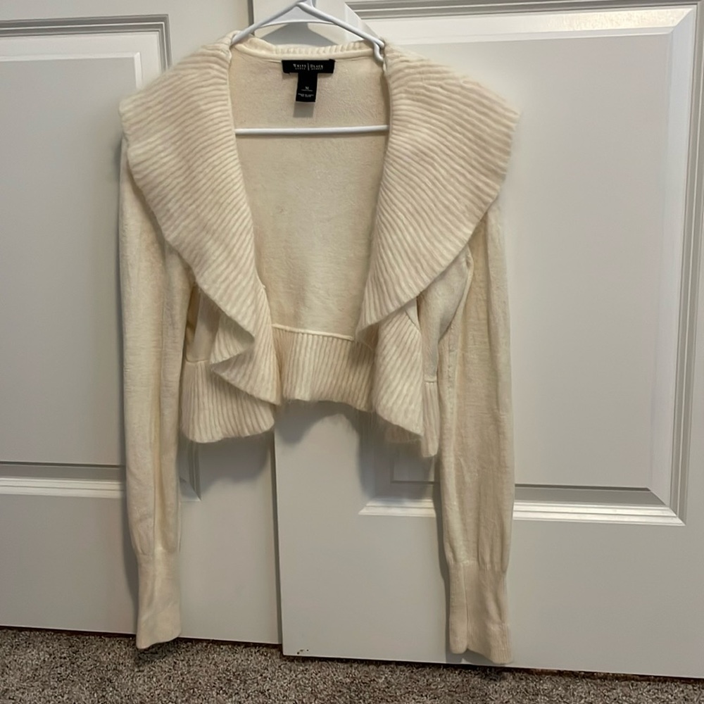 White House black market cream fuzzy cropped cartigan